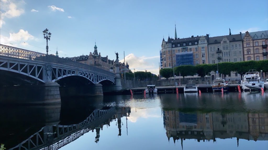 En härlig kväll vid vattnet